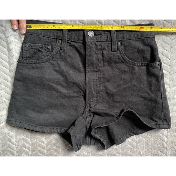 Donated-Levi’s Shorts - Picture 9 of 10